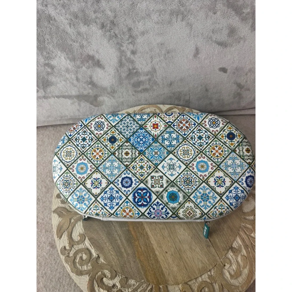 Braiou Hard Shell Bra Travel Case Mediterranean Tile Mosaic Print Organizer